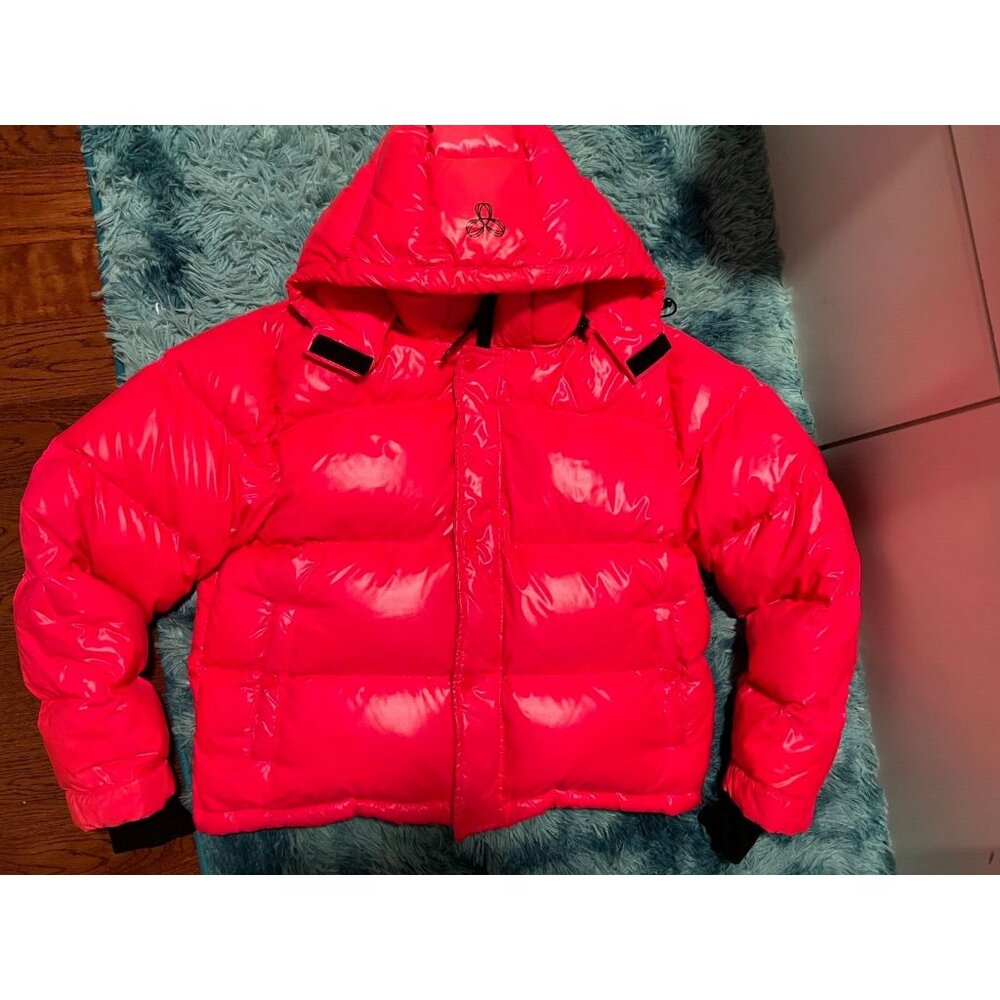 Aritzia The Super Puff cropped down puffer jacket shine red pink large